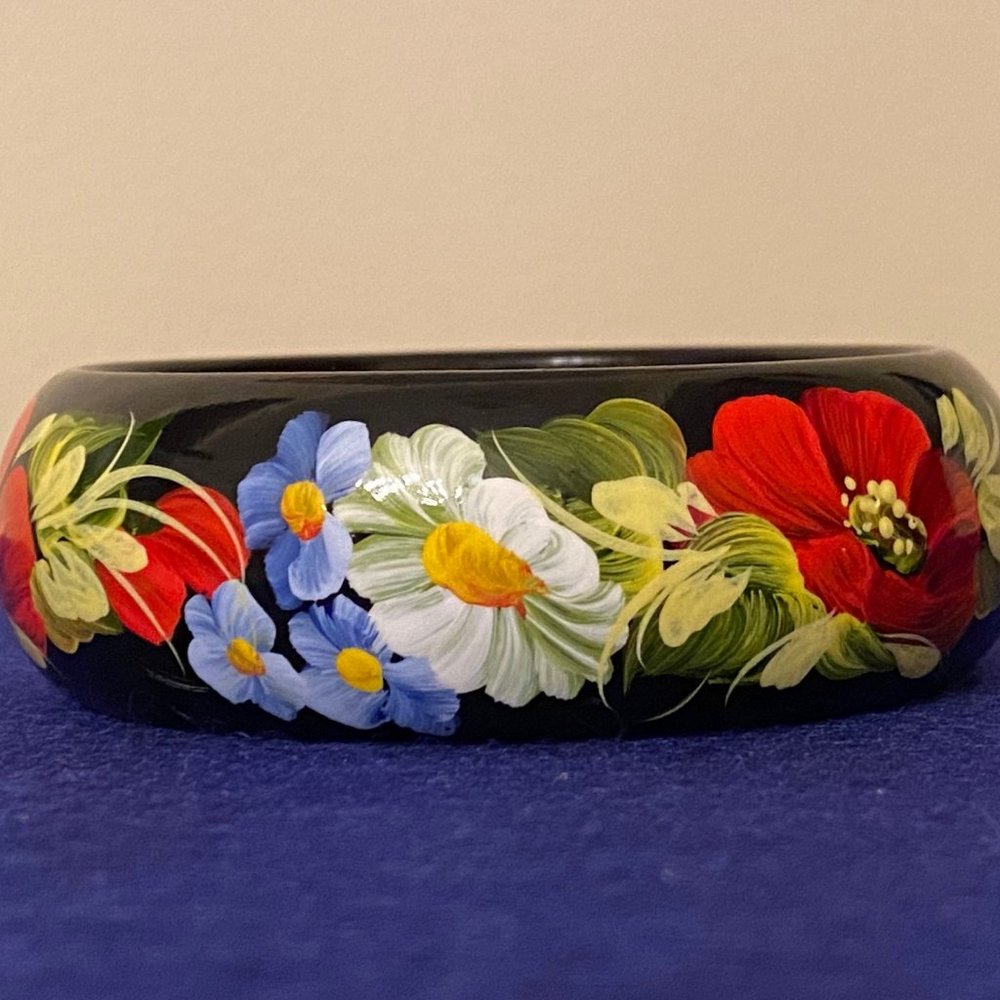Rare Hand-Painted Ukranian Black Lacquer & Flowers Bracelet, 8" - Picture 3 of 9
